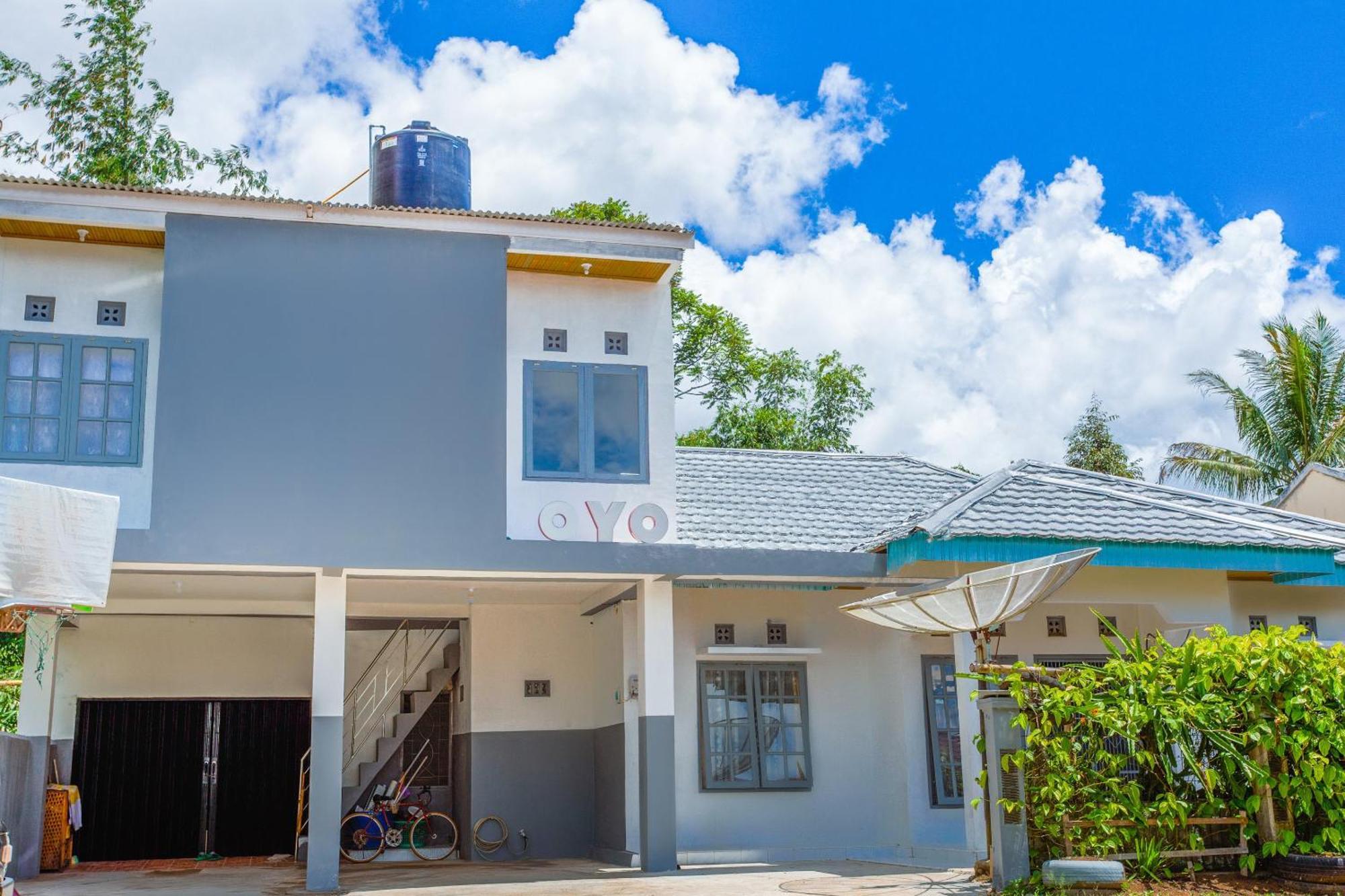 Oyo 2903 Putri Residence Syariah Bukittinggi Eksteriør bilde